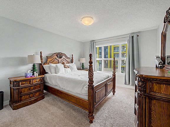4th image of 1783 Keene Cres SW