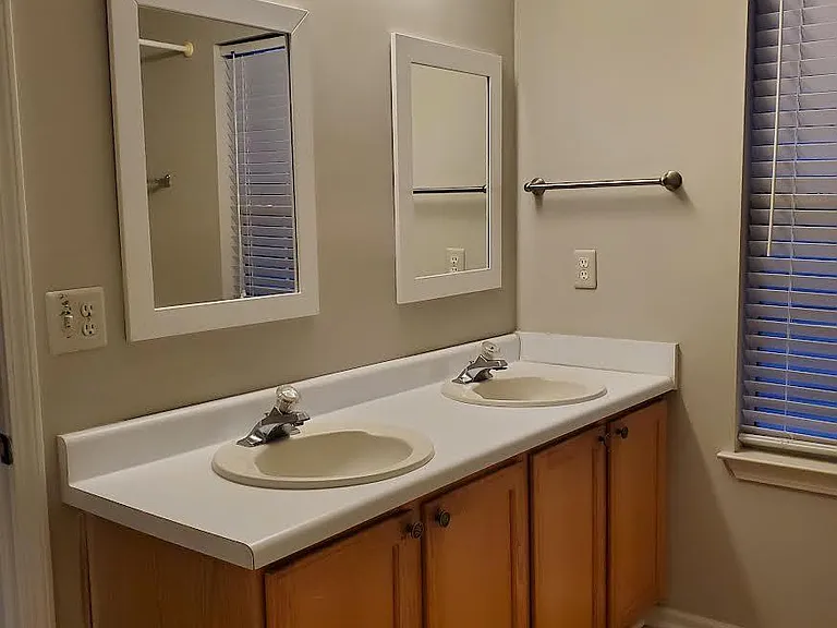 1294 Sydney Pond Cir — Photo 11