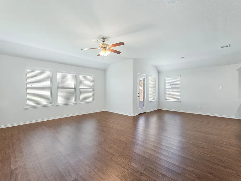 3609 Sabine Dr — Photo 12