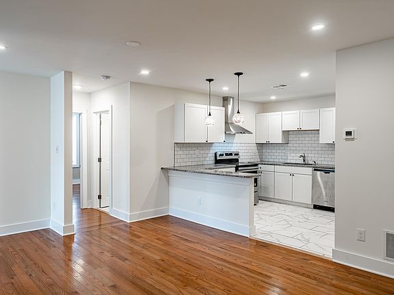 3rd image of 21 Gay St #203