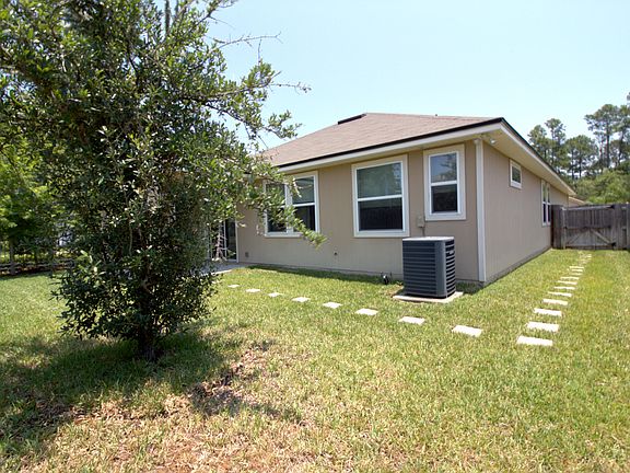 3rd image of 11727 Lake Bend Cir