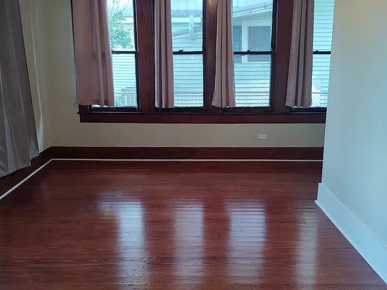 305 S Poydras St — Photo 17