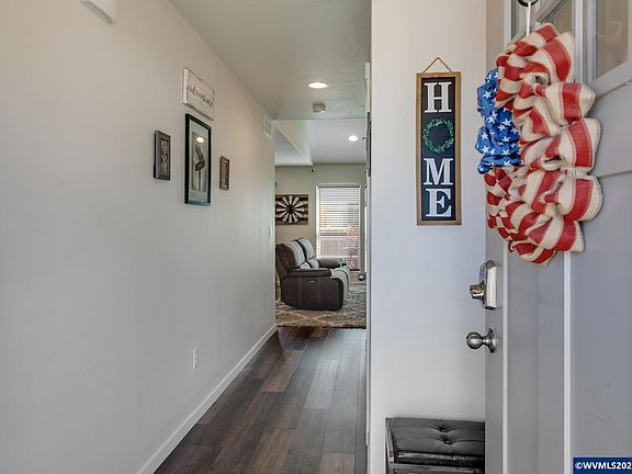 5th image of 1875 SE Blueberry St