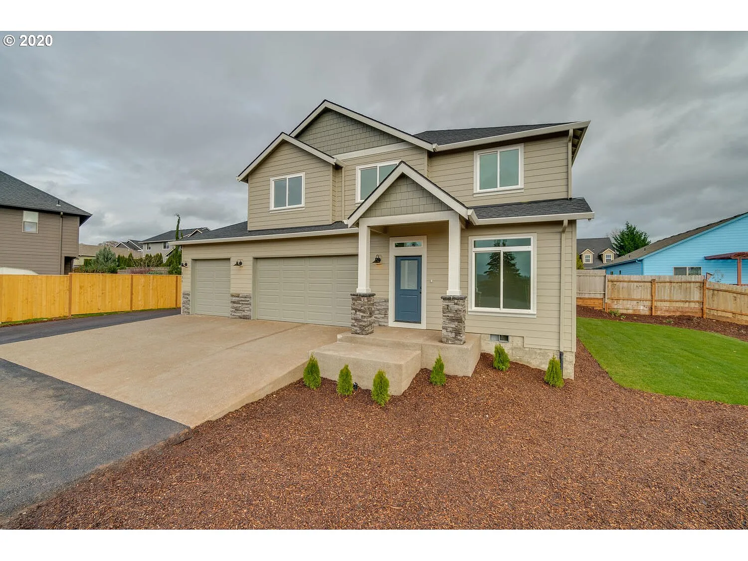 230 SE Oak View Ln photo 1