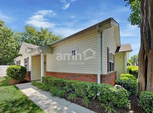 8969 Meadowmont View Dr, Charlotte, NC 28269