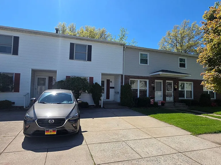 3512 Plum St — Photo 1