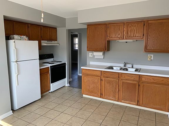 4th image of 516 Lincoln Ln APT 2N