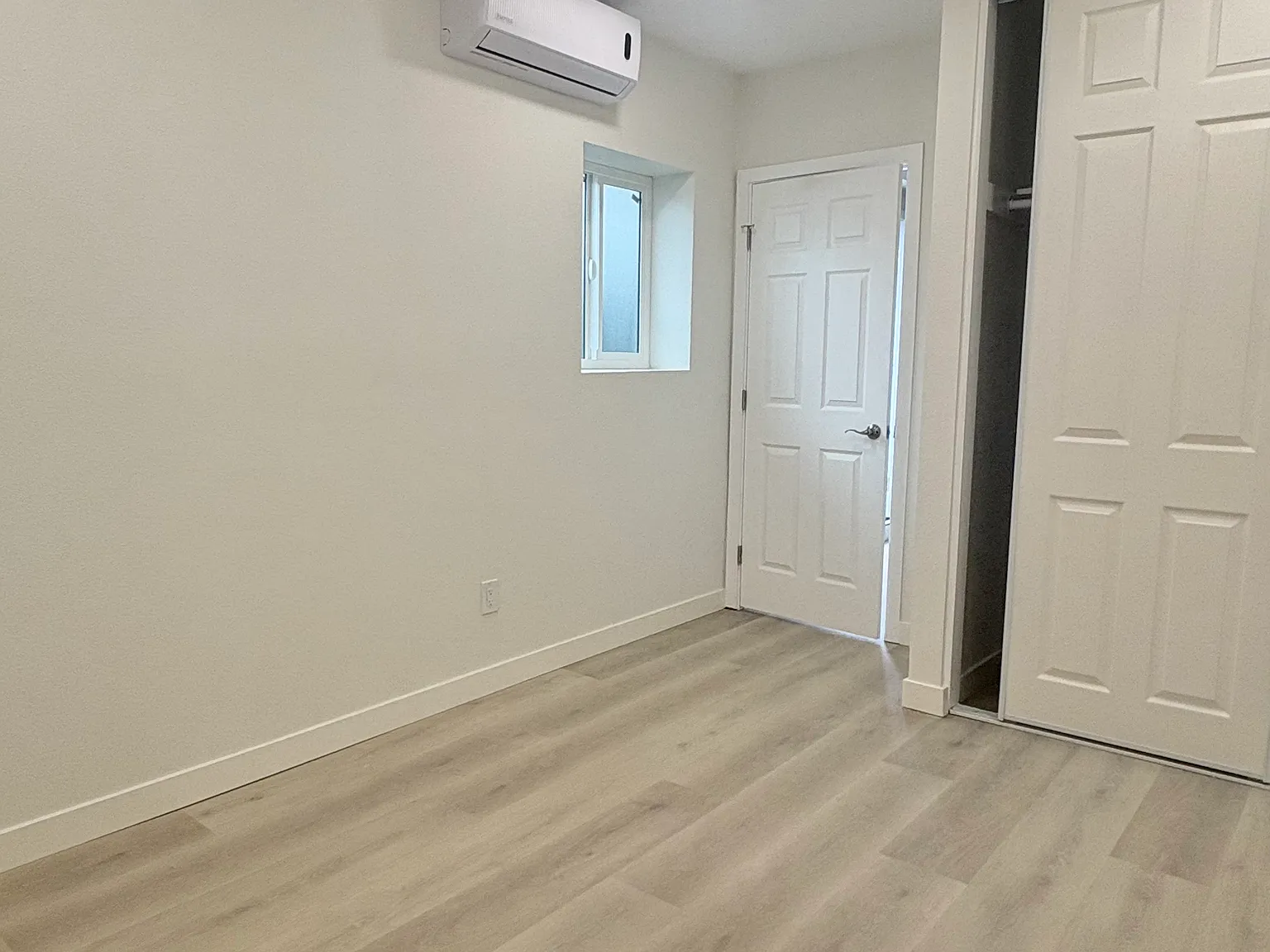 2 bed, 420 sqft, $1,950 — Photo 2