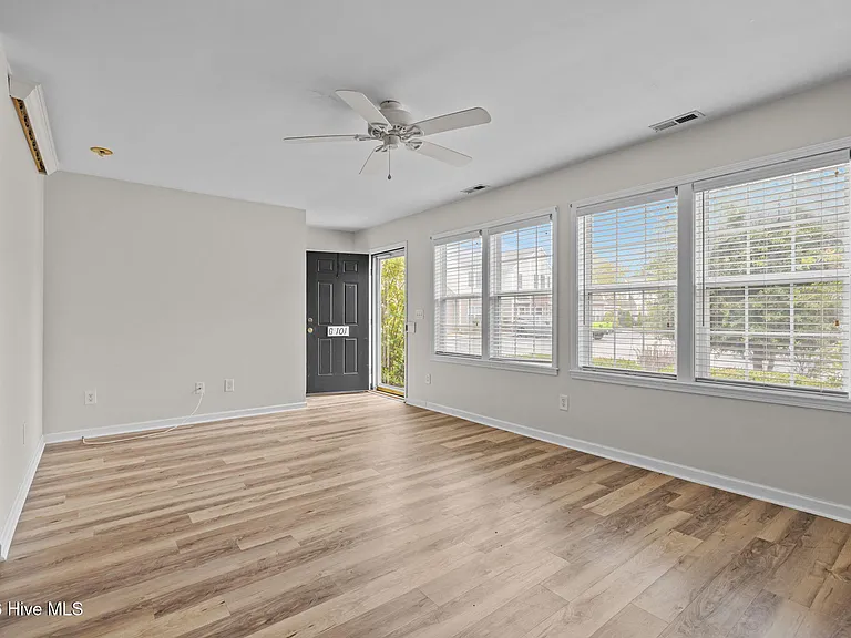 4513 Country Club Rd — Photo 3