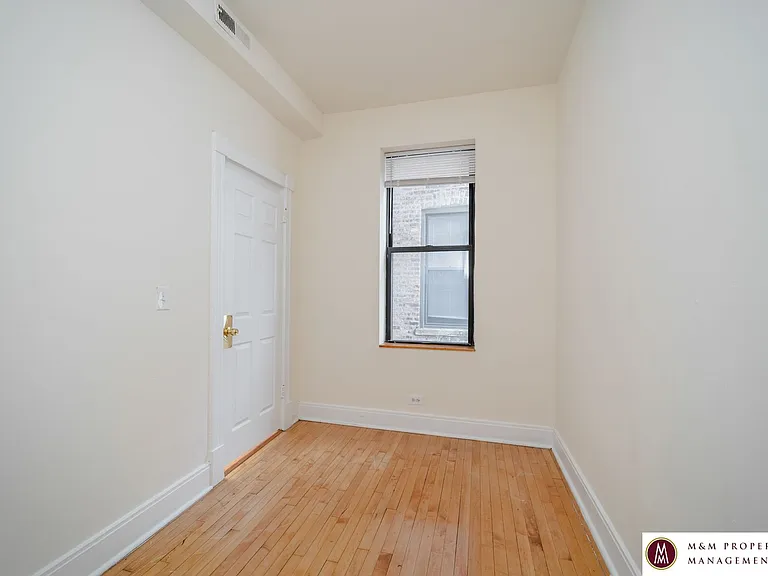 1117 S Racine Ave — Photo 8