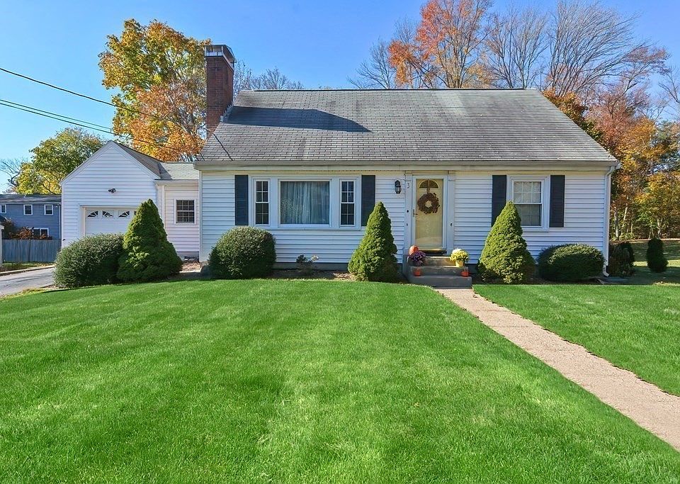3 Center St, Medway, MA 02053 Zillow