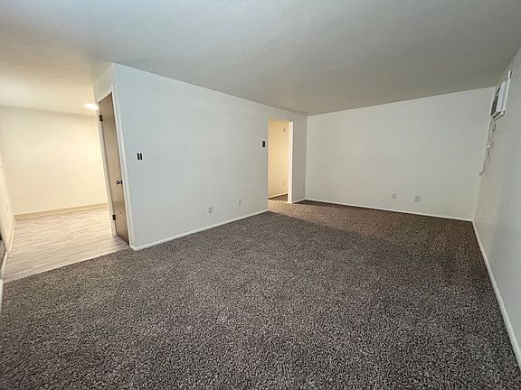 4th image of 423-425 W Cherry Ln