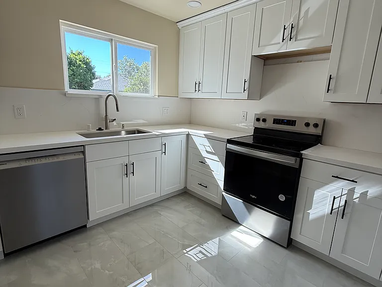 553 Waite Ave — Photo 20