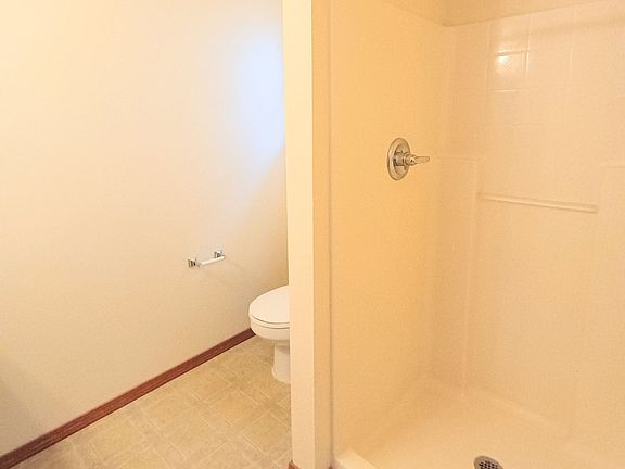 5th image of 2229 180th St E