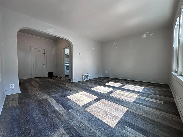 854-856 Kellogg St — Photo 3