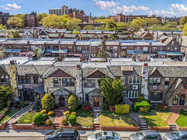 8907 63rd Ave, Rego Park, NY 11374