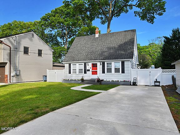 2nd image of 232 Pearce Avenue