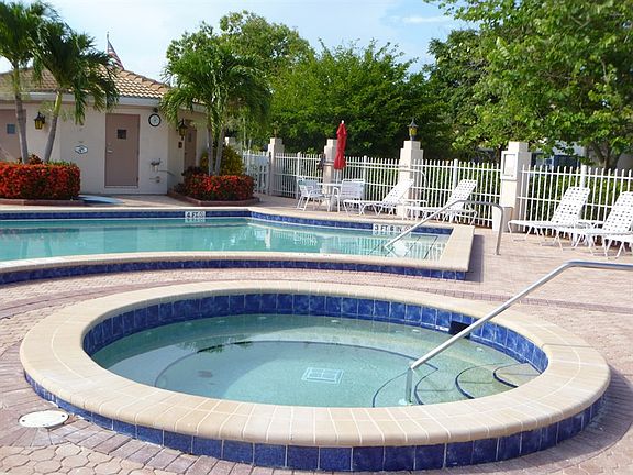4th image of 45 Marco Villas Dr #K-6
