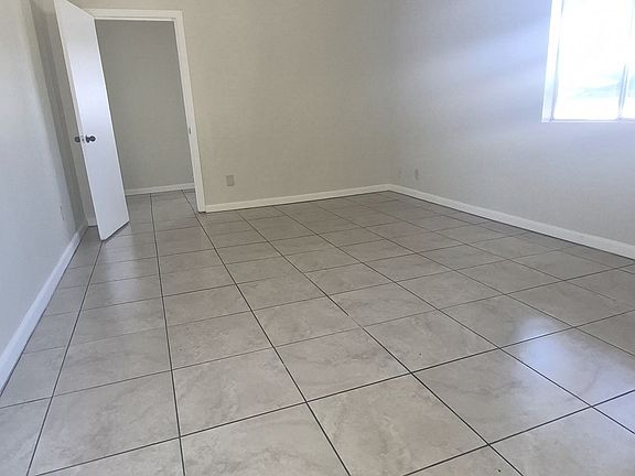 4th image of 2061 Maple St