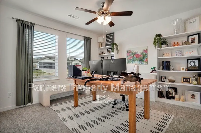4 bed, 2.0 bath, 1788 sqft, $2,100 — Photo 3