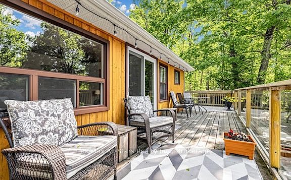 4th image of 286 Edwina Dr
