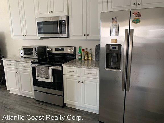 4th image of 2215 Humphreys Dr