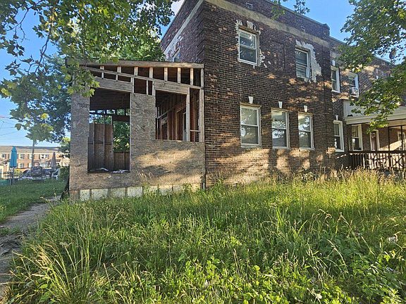 2nd image of 824 Morgan St