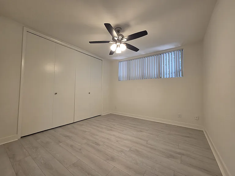 135 N Clark Dr #4 — Photo 6