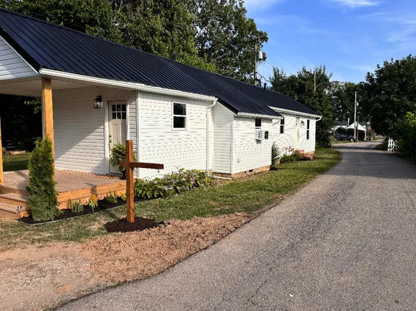 104 Goodpaster Ave, Owingsville, KY 40360