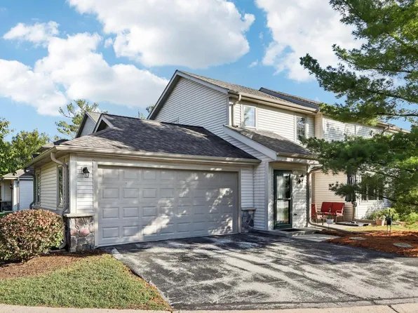 2264 Circle Ridge ROAD #E, Delafield, WI 53018