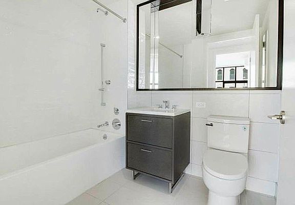 5th image of 608 Franklin Ave #810
