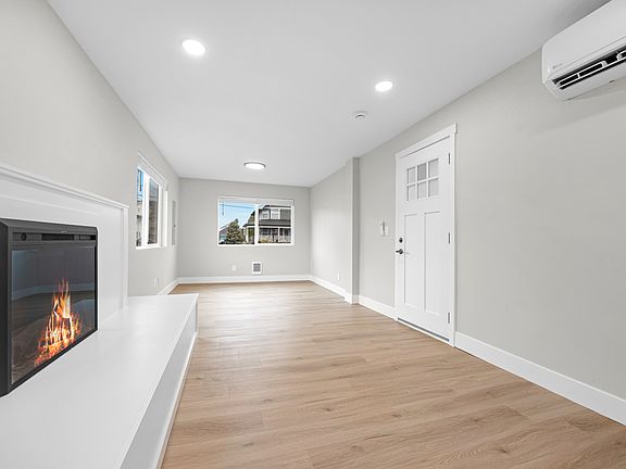 2nd image of 1412 23rd St Suite 1