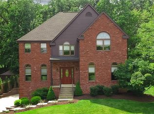 319 Heather Hill Dr, Gibsonia, PA