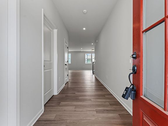 4th image of 3528 Annsbury Ct