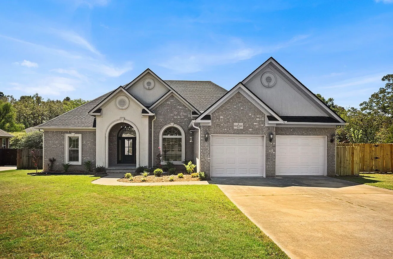 4 bed, 2393 sqft, $2,500 — Photo 3