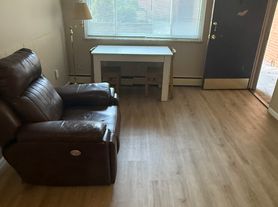 664 W McMicken Ave, Cincinnati, OH