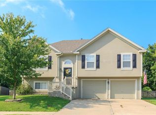 19601 E 10th St, Independence, MO 64056