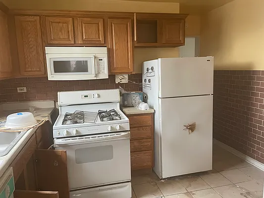 Sold by Compass | media 7