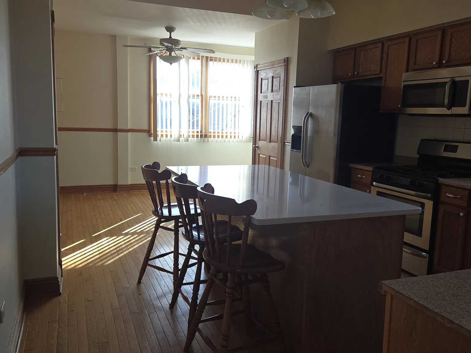 2 bed, 1200 sqft, $2,200 — Photo 1