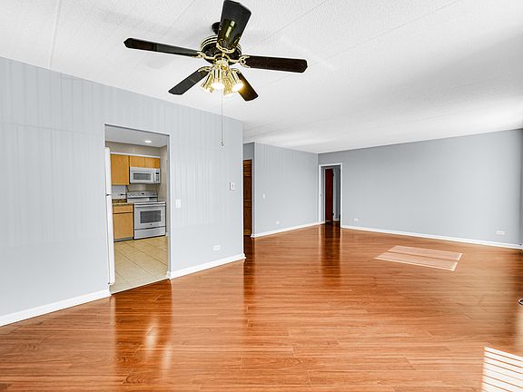 5th image of 9737 Fox Glen Dr #2K
