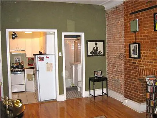 Sold by Warburg | media 4