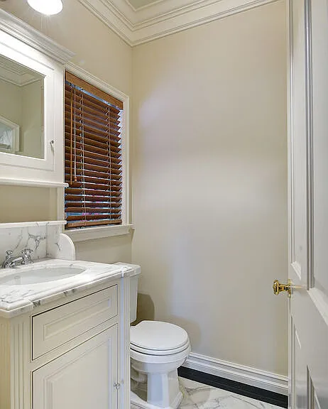 149 S Rodeo Dr — Photo 17