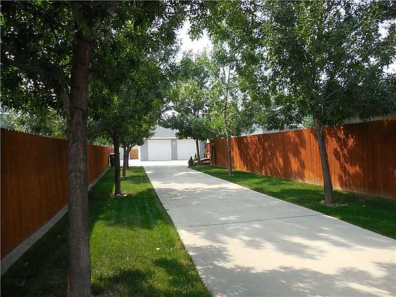 3rd image of 4534 Lux Ave
