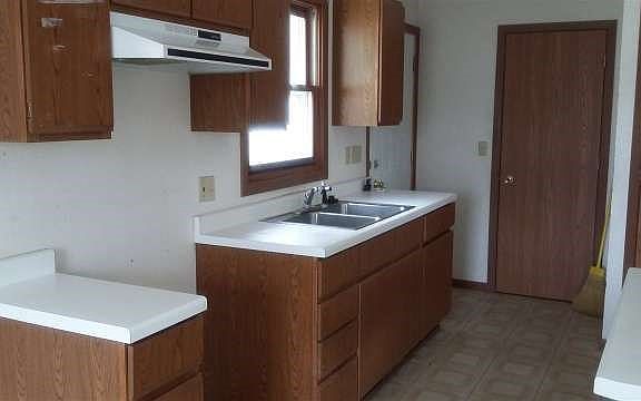 2nd image of 446 N Oakhill Ave