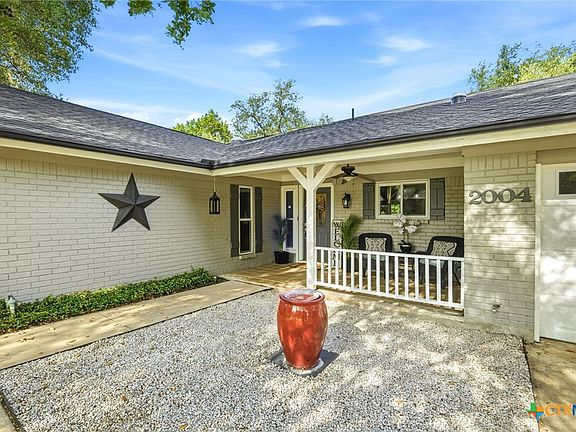 5th image of 2004 Creekview Dr