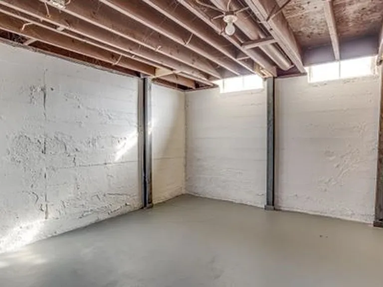 835 N Westlink Ave — Photo 25