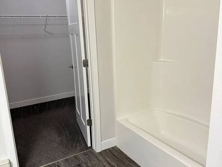 Cottage Grove Commons: Limestone — Photo 15