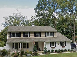 909 Cloverly Rd, Berwyn, PA 19312