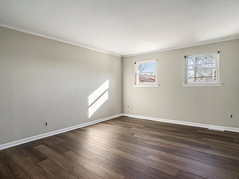 2280 Suzann Dr — Photo 17