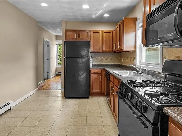205 Federal St APT 2, Providence, RI 02903